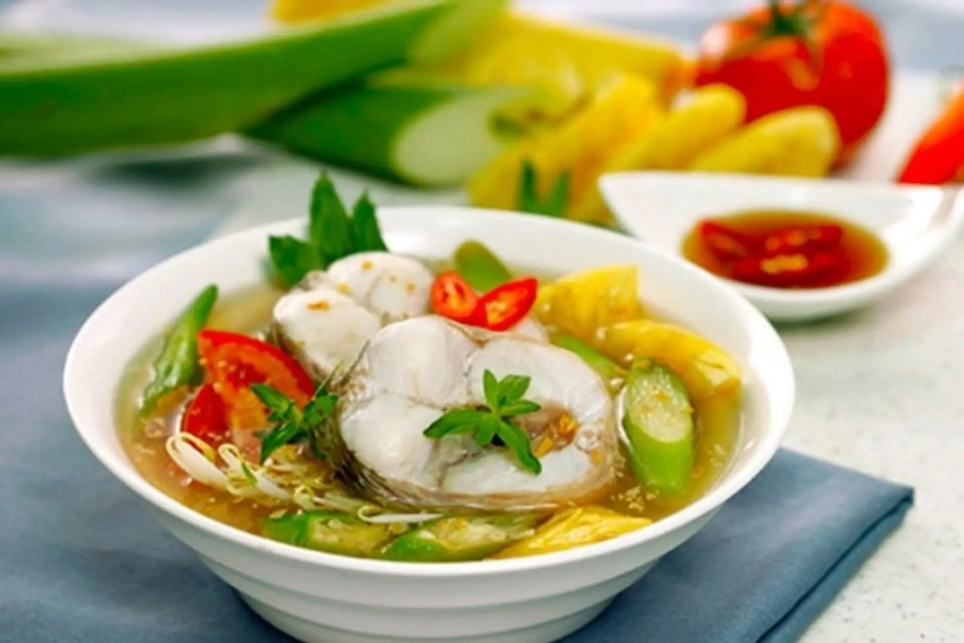 Luôn sử dụng nước nóng để đảm bảo nước canh trong và thịt cá không bị bở.