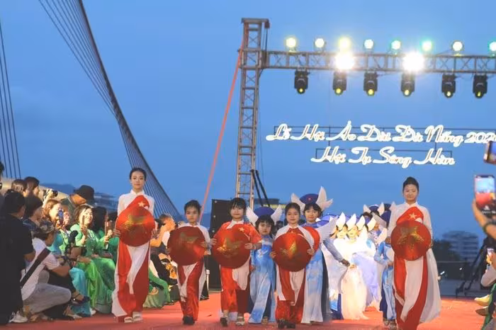 Tinh hoa Áo dài Việt tỏa sáng tại đêm bế mạc Lễ hội Áo dài Đà Nẵng 2026