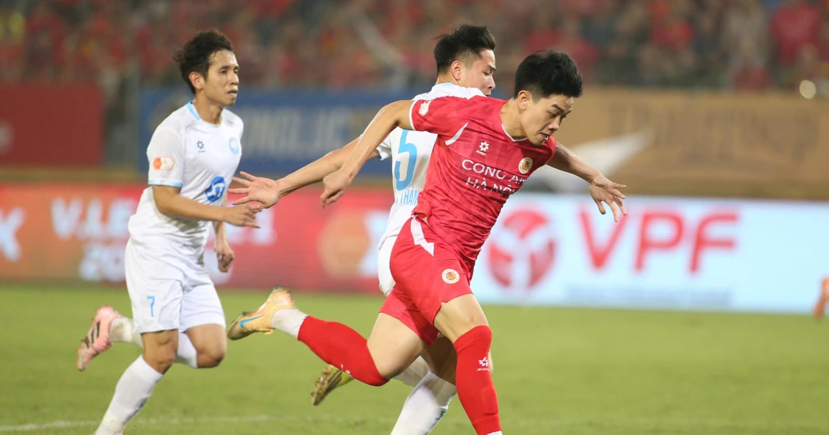 Đình Bắc tỏa sáng với cú đúp, Công an Hà Nội tiến sát đến ngôi vương V-League