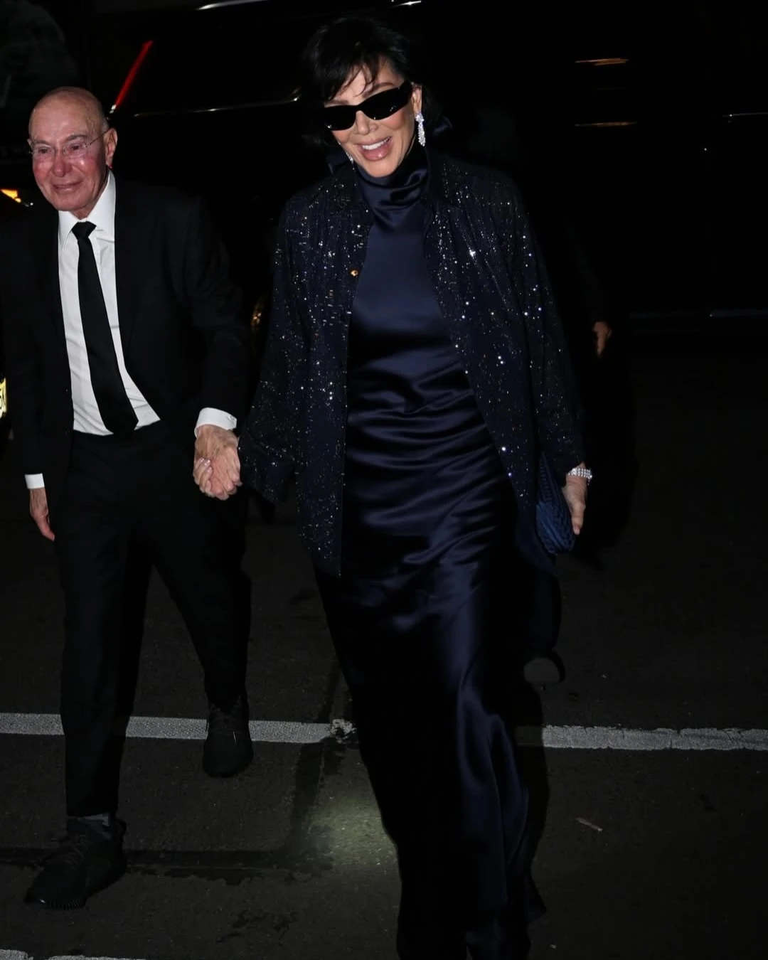… và mẹ Kris Jenner là khách mời tại bữa tiệc trước thềm Met Gala do vợ chồng tỷ phú Jeff Bezos và Lauren Sánchez tổ chức. Họ là bạn thân của Lauren Sánchez. Ảnh: Digital Fashion Week.