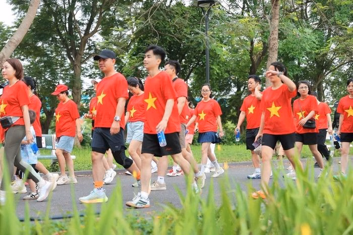 Mỗi bước chân hôm nay là một cam kết cho trái tim khỏe mạnh ngày mai. Ảnh: BTC