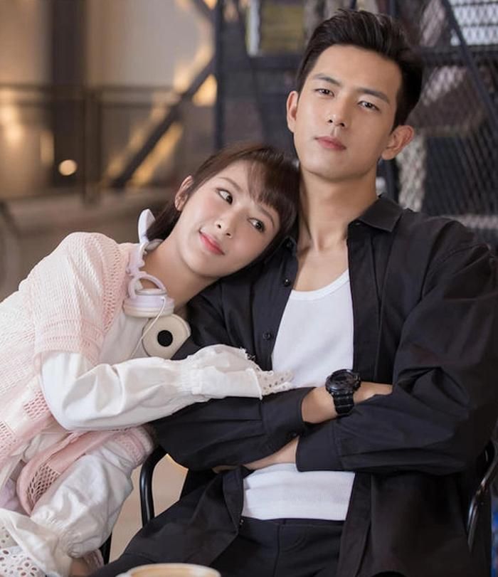 Sự đối lập giữa Đồng Niên thông minh và "lão đại" lạnh lùng Hàn Thương Ngôn tạo nên sức hút khó cưỡng cho Cá Mực Hầm Mật.