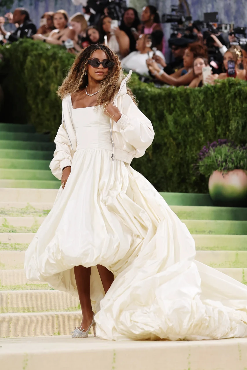 Thần thái tự tin của Blue Ivy Carter tại Met Gala 2026
